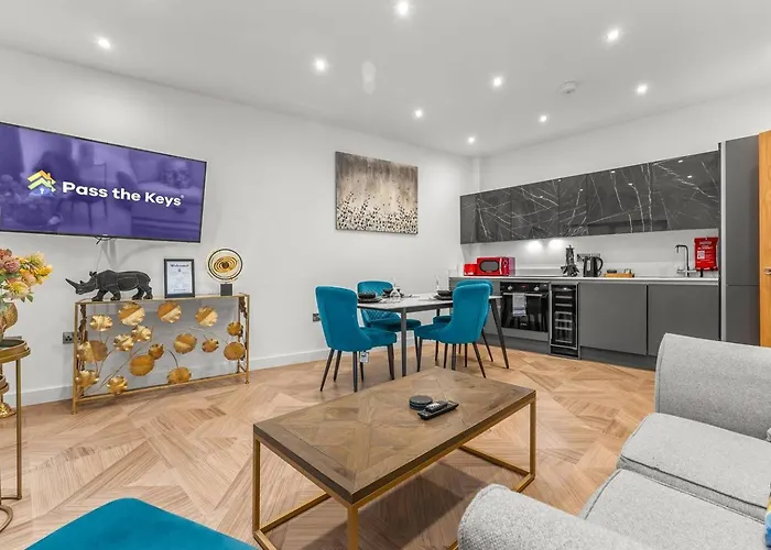 Large Apartment By Spinningfields - Manchester - Pass The Keys